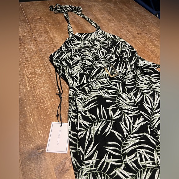 1. STATE Womens Belted
Sleeveless Halter Wide Leg
Jumpsuit Palm Print. - Picture 3 of 14